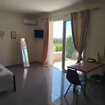 Nereids Apartments-pronoe Petalídhion