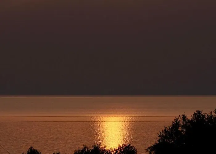 Nereids Apartments-pronoe *